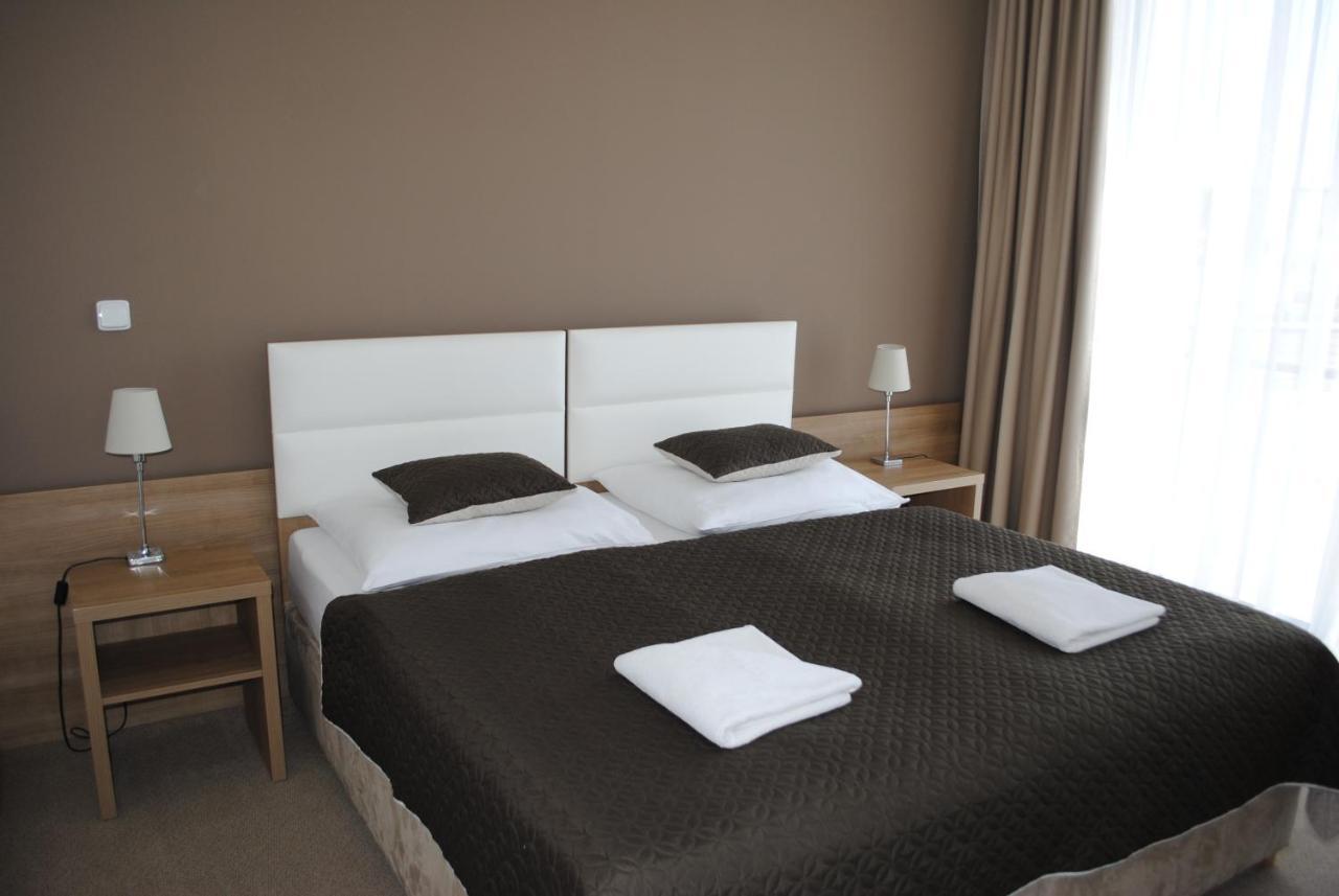 Hotel Golf Jezera Ostrozska Nova Ves Ngoại thất bức ảnh