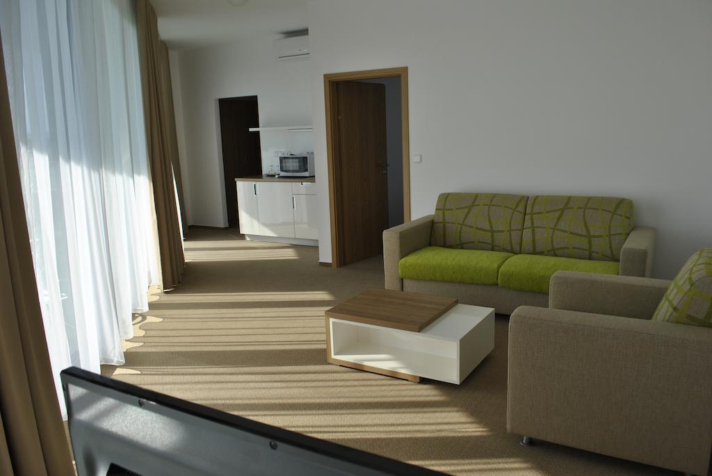 Hotel Golf Jezera Ostrozska Nova Ves Ngoại thất bức ảnh