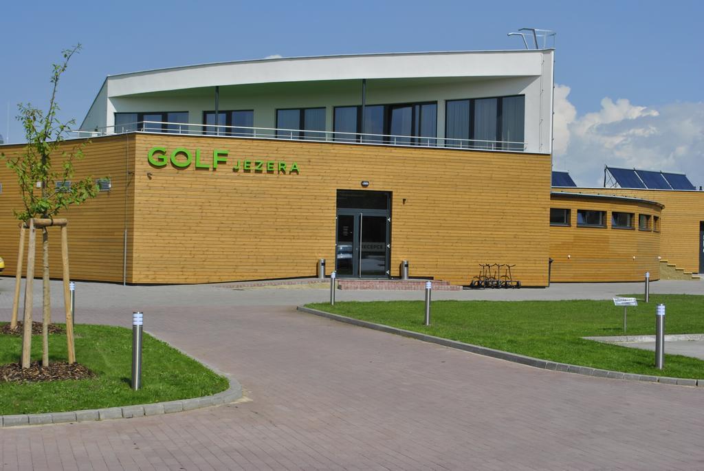 Hotel Golf Jezera Ostrozska Nova Ves Ngoại thất bức ảnh