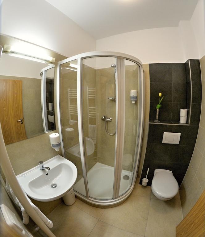 Hotel Golf Jezera Ostrozska Nova Ves Phòng bức ảnh