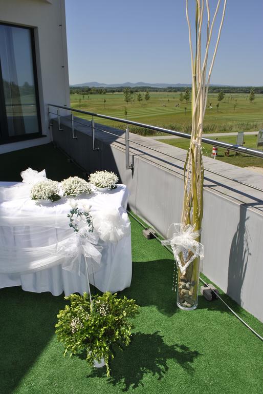 Hotel Golf Jezera Ostrozska Nova Ves Ngoại thất bức ảnh